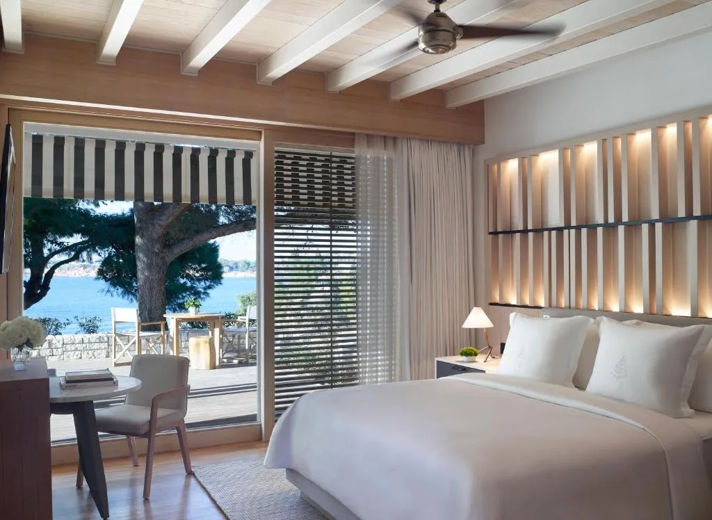 Bungalow with King Bed and Sea View