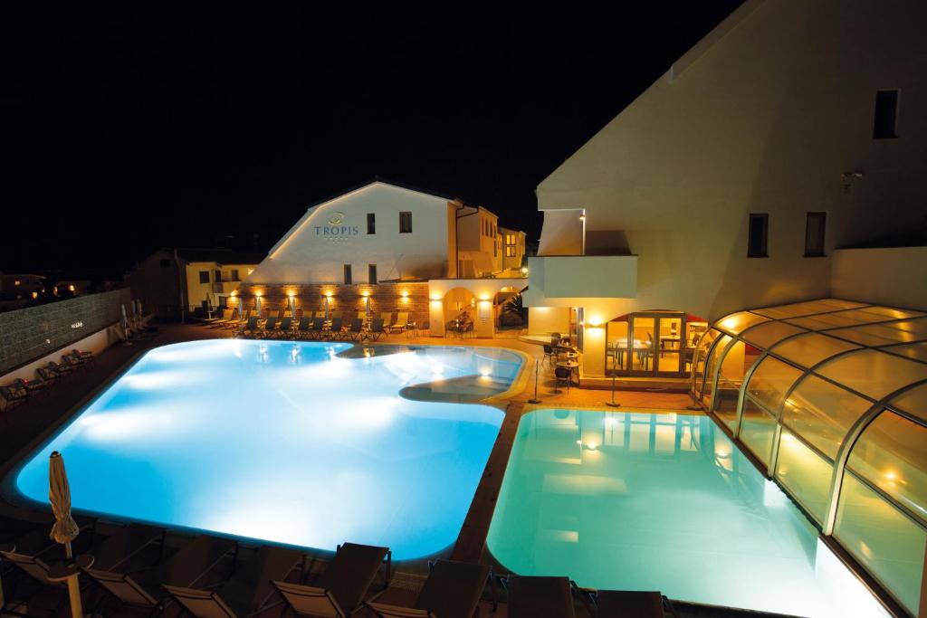 Bazén v ubytování Hotel Tropis nebo v jeho okolí