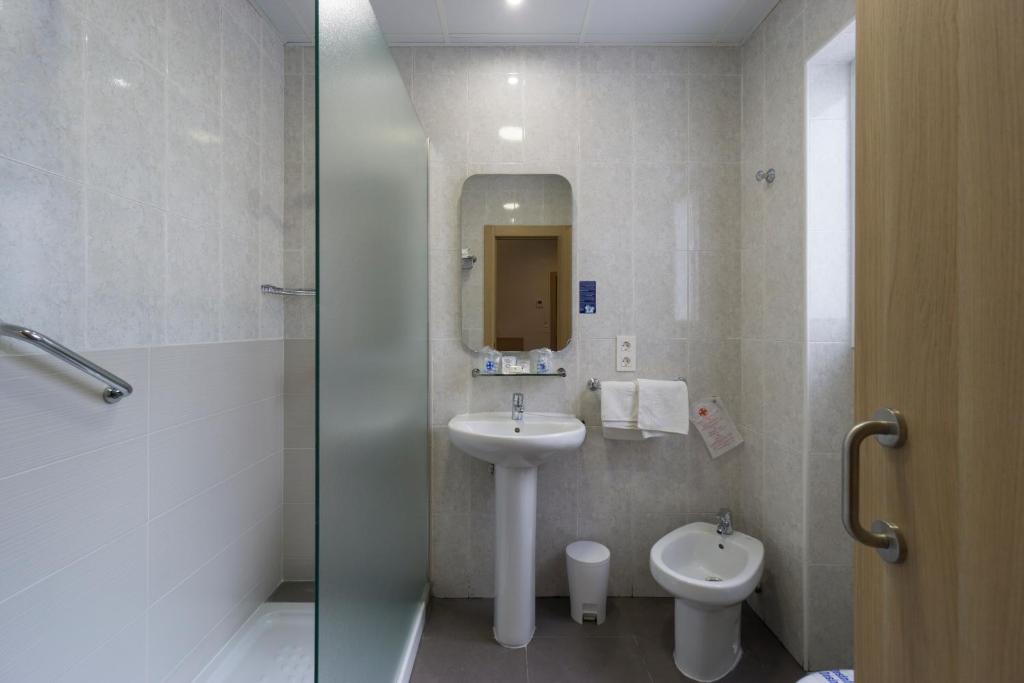 Koupelna v ubytování Hotel Sur Málaga