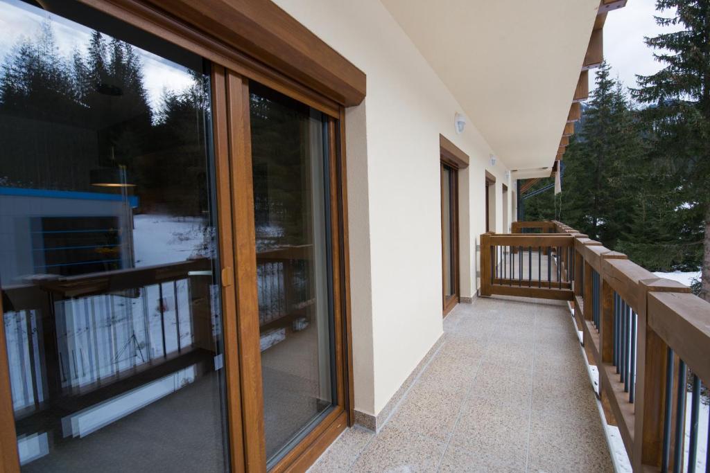 Balkón nebo terasa v ubytování ff apartments Jasná Lúčky