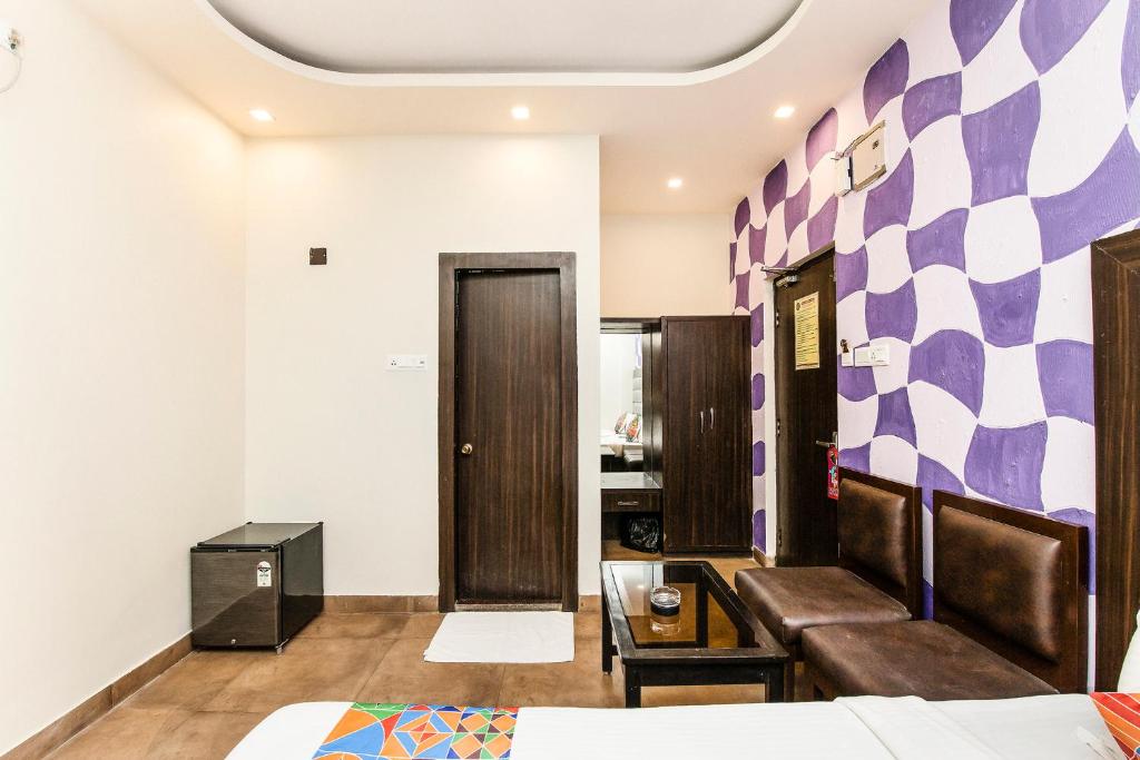 Posezení v ubytování FabHotel De Sivalika - 500m from Belur Math