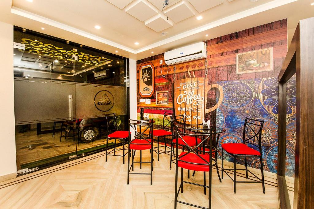 Posezení v ubytování FabHotel De Sivalika - 500m from Belur Math