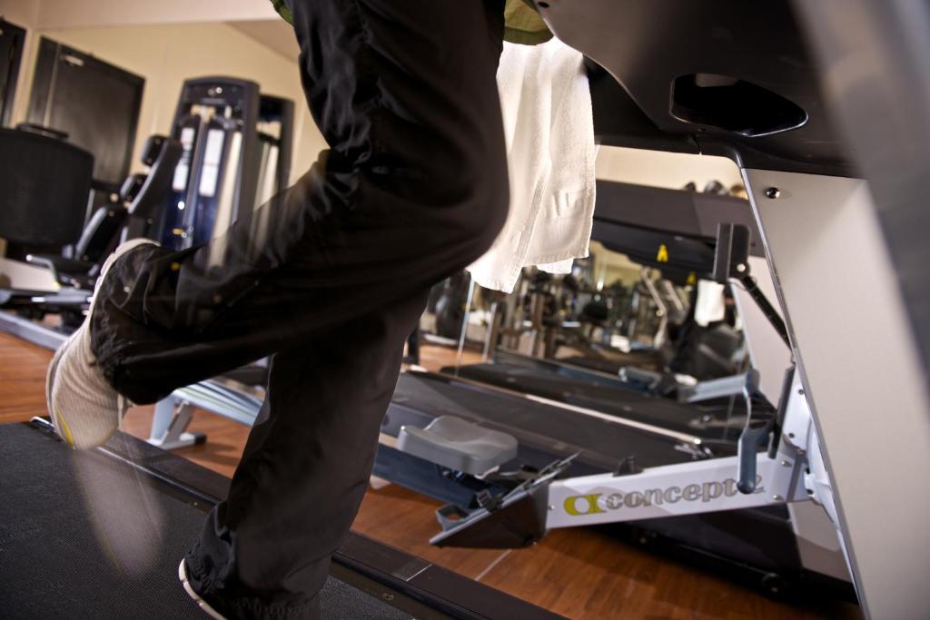 Fitness centrum a/nebo fitness zařízení v ubytování The Royal Riviera Hotel Doha