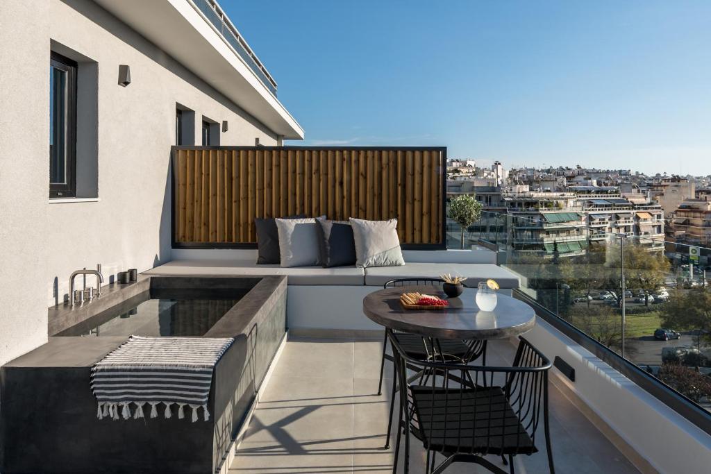 Hub Suites, Luxury living in Athens - 带有城市景观和室外泳池的套房
