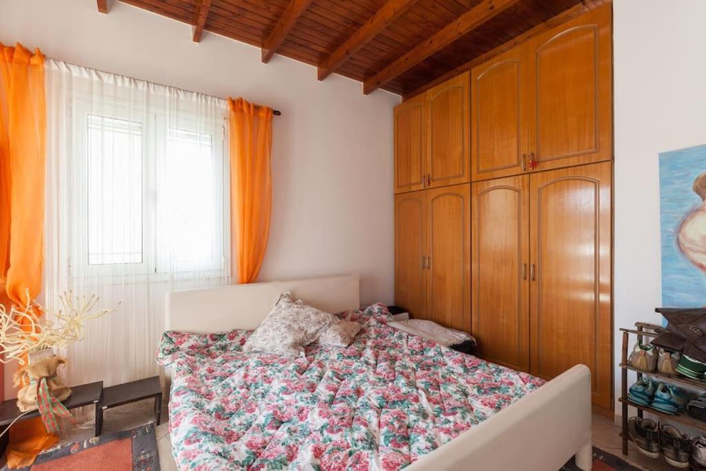 Posteľ alebo postele v izbe v ubytovaní Country Rooms near Athens - Airport