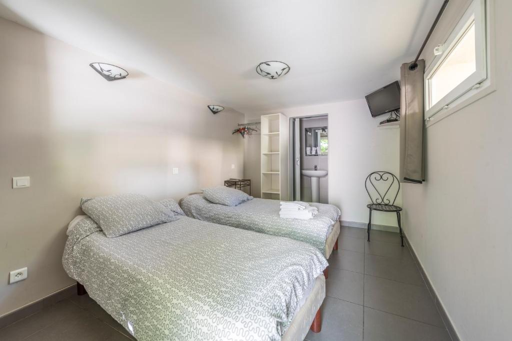 Hôtel du Rocher - Resim 17