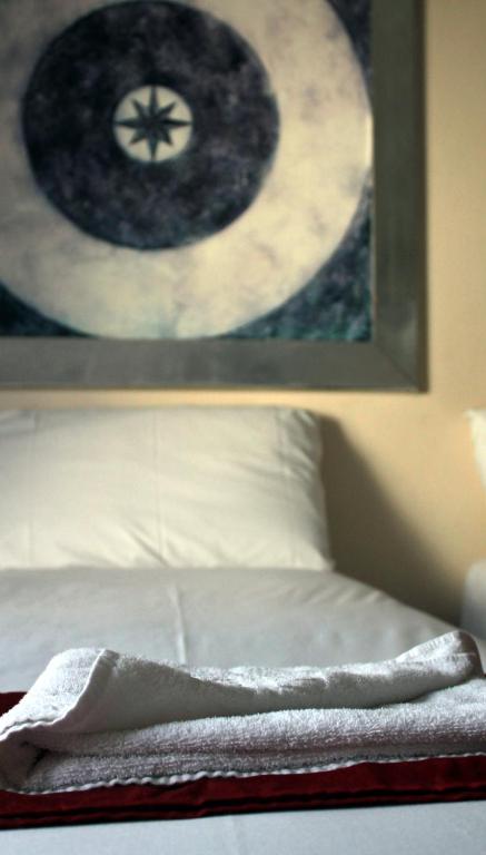 Fairmount Hotel - Single Room