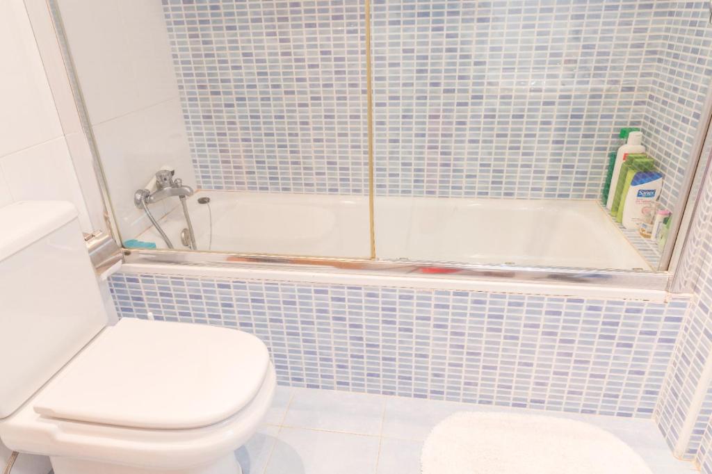 Koupelna v ubytování Apartamento Ria de Boo, Con patio privado