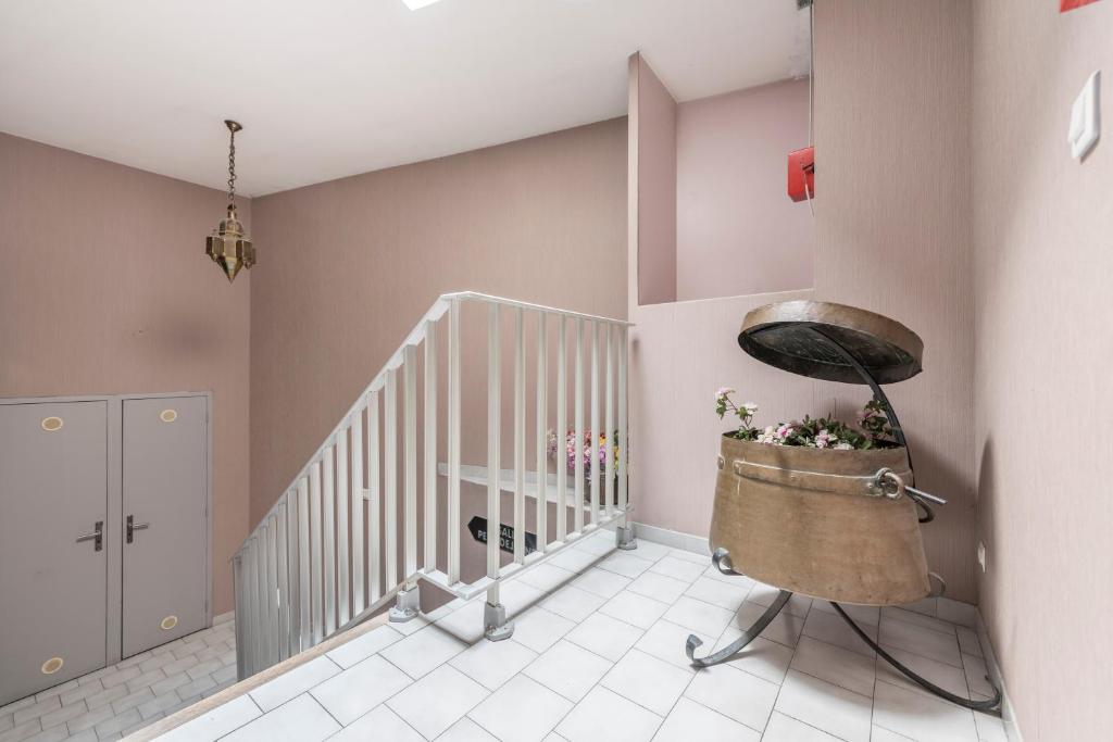 Hôtel du Rocher - Resim 16