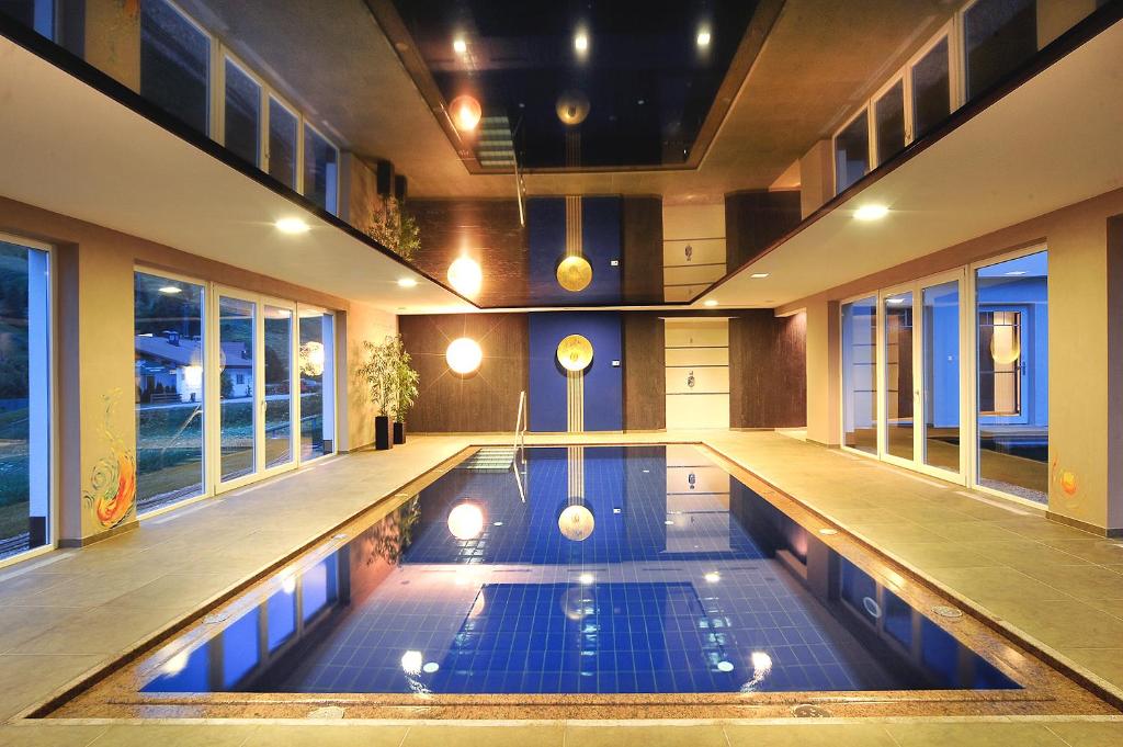 Basen w obiekcie Vital Hotel Ortlerspitz lub w pobliżu
