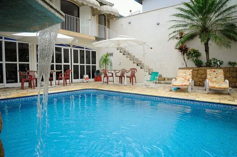 สระว่ายน้ำที่อยู่ใกล้ ๆ หรือใน Residencial Aconchego