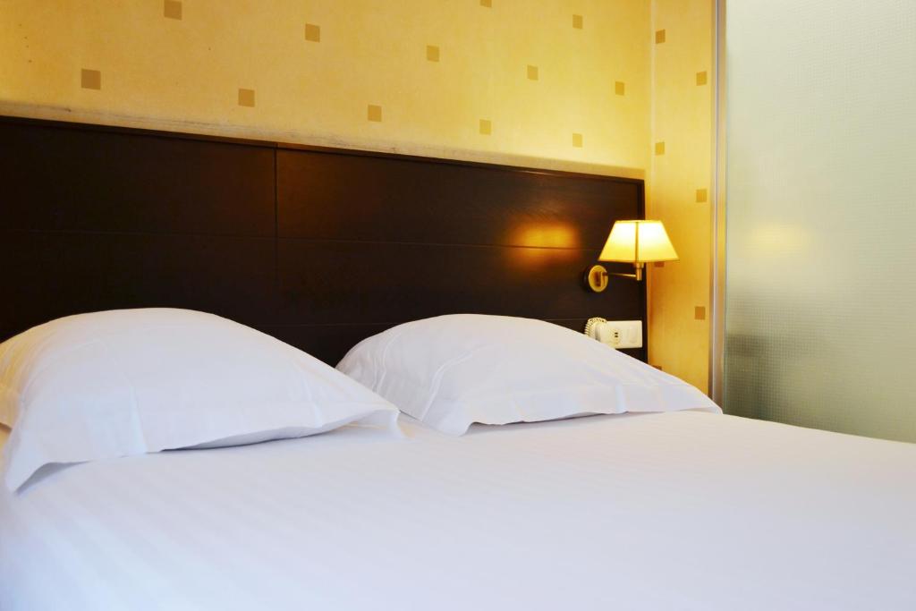 Hôtel de l'Exposition - Tour Eiffel - Resim 9