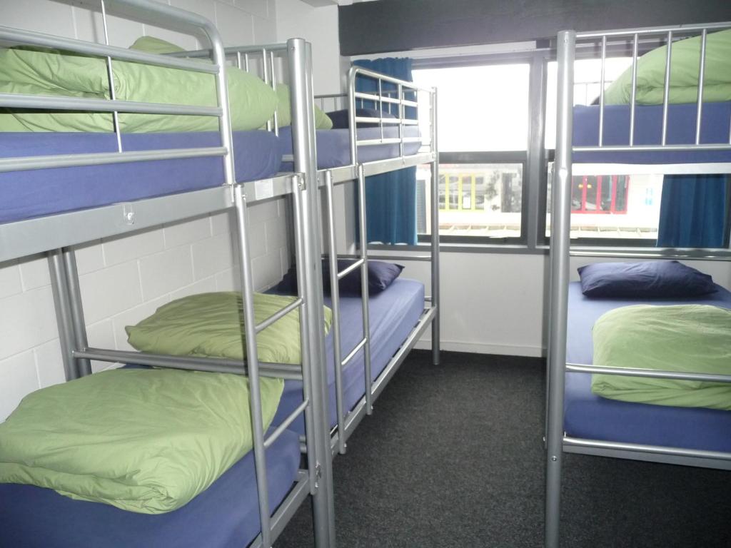 Postel nebo postele na pokoji v ubytování Mount Backpackers