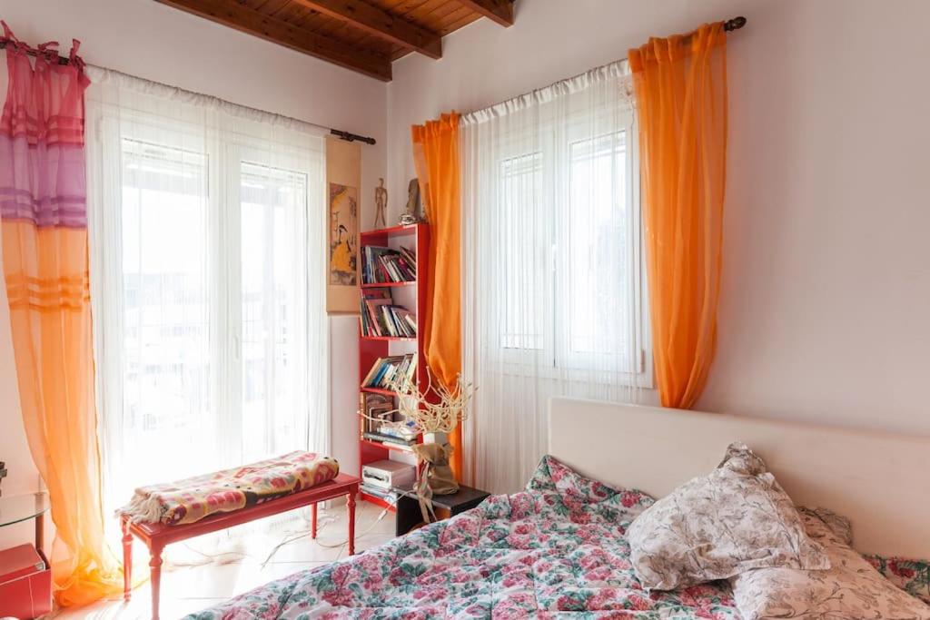 Posteľ alebo postele v izbe v ubytovaní Country Rooms near Athens - Airport