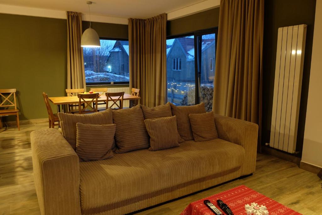 Гостиная зона в Double House Bakuriani