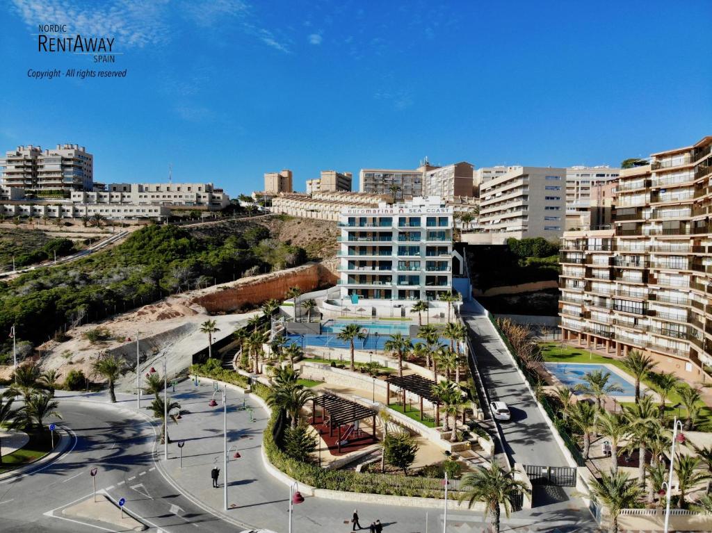 Nespecifikovaný výhled na destinaci Arenales del Sol nebo výhled na město při pohledu z apartmánu