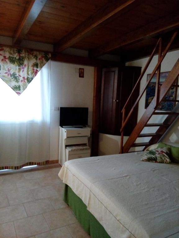 Residenza agrituristica Santa Lucia con piscina - Studio Avec Vue Sur Le Jardin