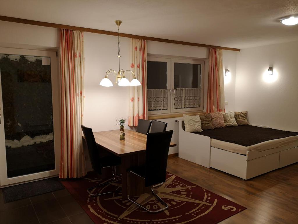 Postel nebo postele na pokoji v ubytování Ferienwohnung Obermoser