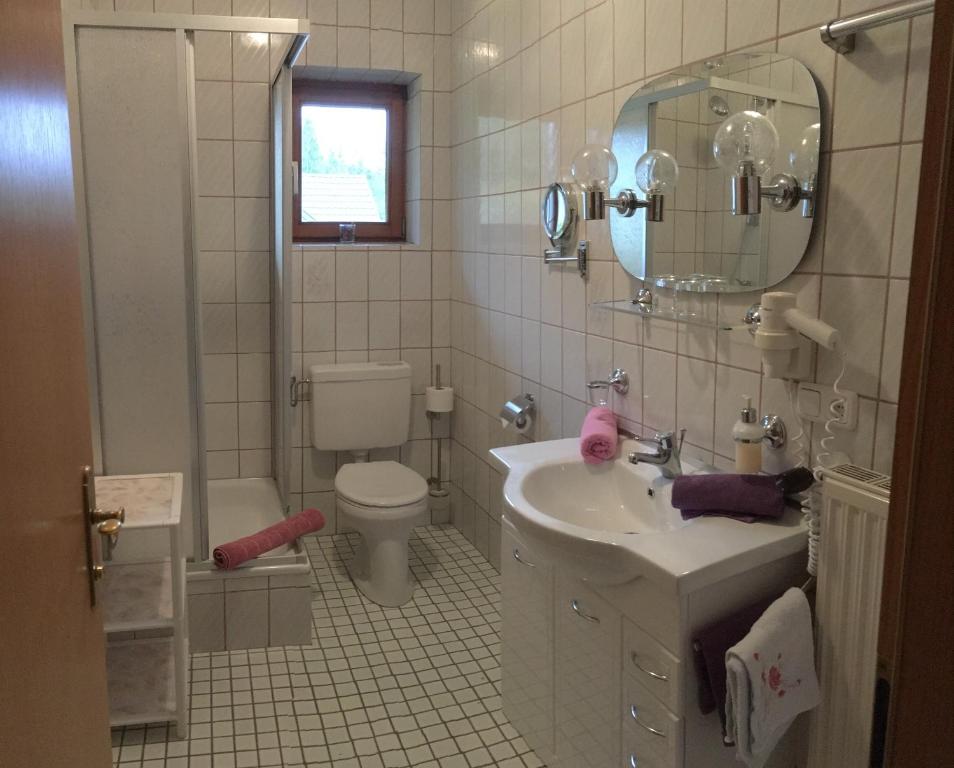 Koupelna v ubytování Gästehaus Kübler