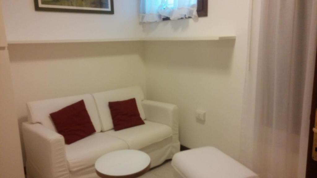 A seating area at Appartamento Carboncina