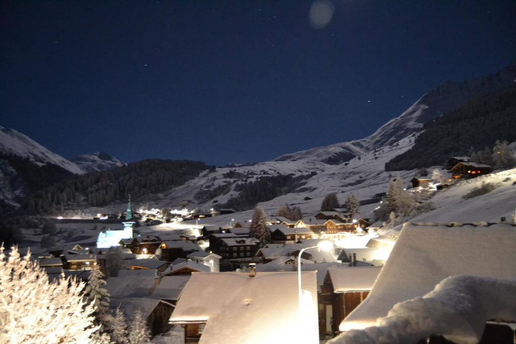 Üldine mäevaade või majutusasutusest Mountain Lodge Sedrun pildistatud vaade