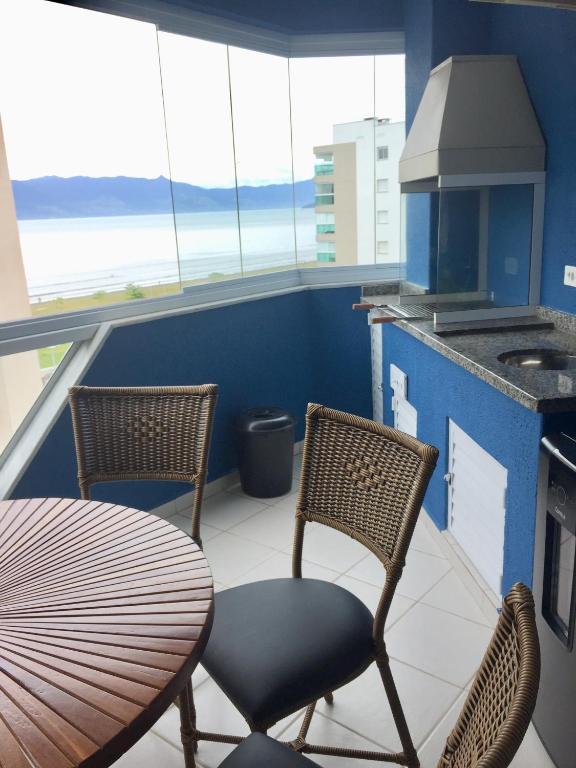  Apartamento 82B IMPERIAL - Muito Novo e de Frente a Praia!