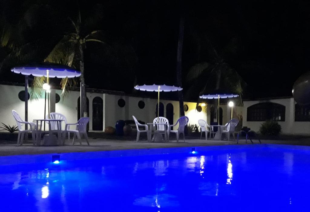 Bazén v ubytování Hotel Praia do Conde nebo v jeho okolí