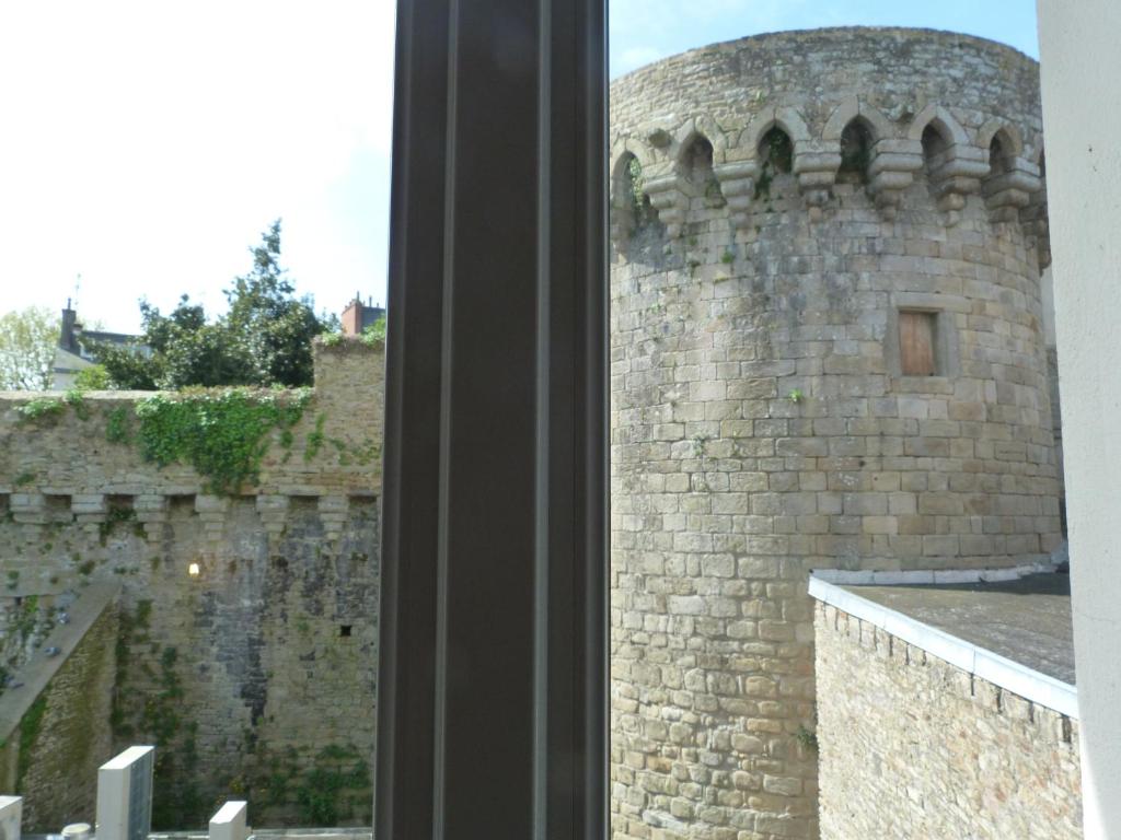 Le Bretagne - Hôtel de charme labellisé Cosy Places - Kleines Doppelzimmer Mit Blick Auf Die Stadtmauer