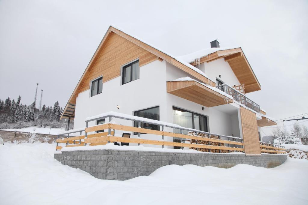 Double House Bakuriani зимой