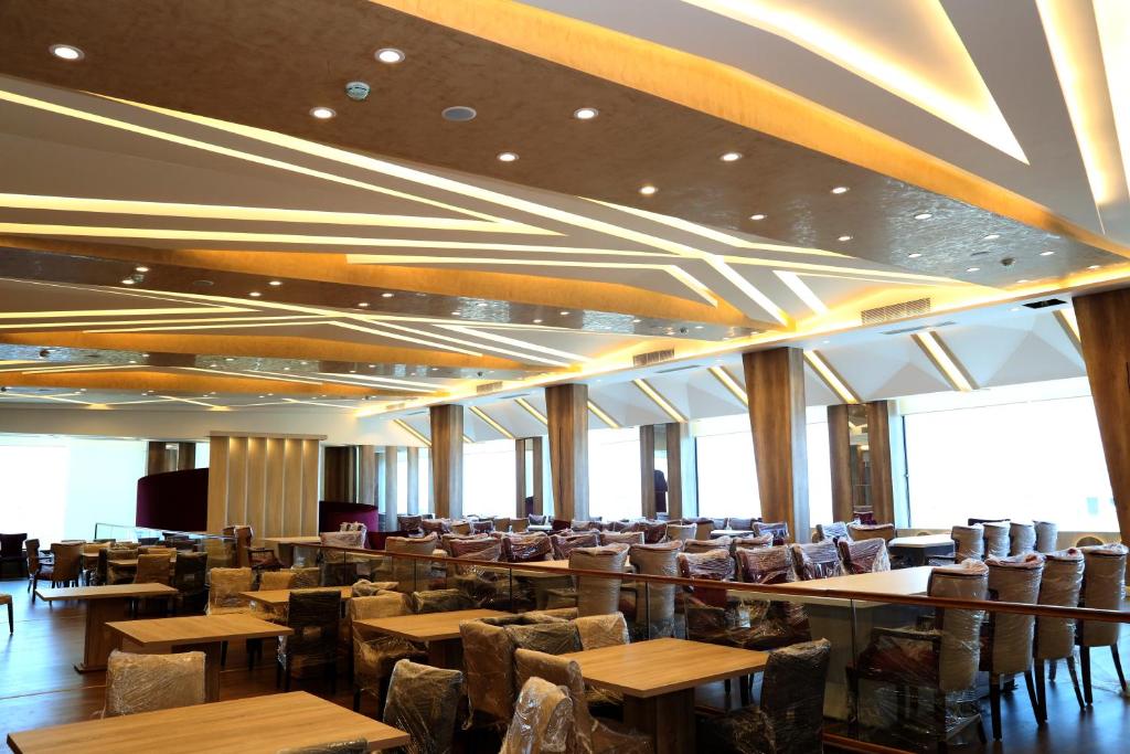 Restaurace v ubytování Pearl of Beirut Hotel & Spa