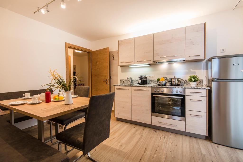 Kuchyňa alebo kuchynka v ubytovaní smartFLATS
