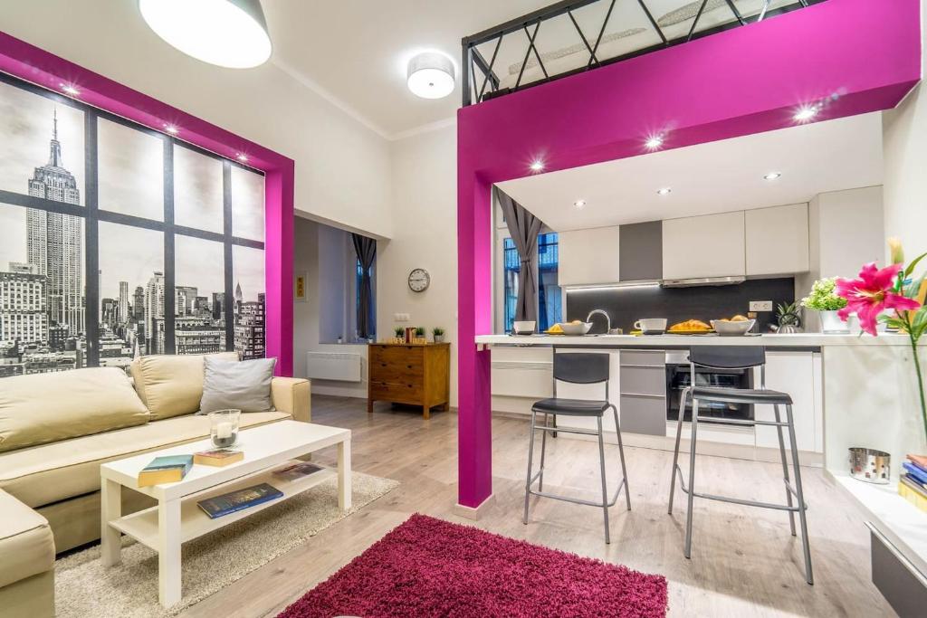 Posedenie v ubytovaní Cozy Downtown Studio Apartment