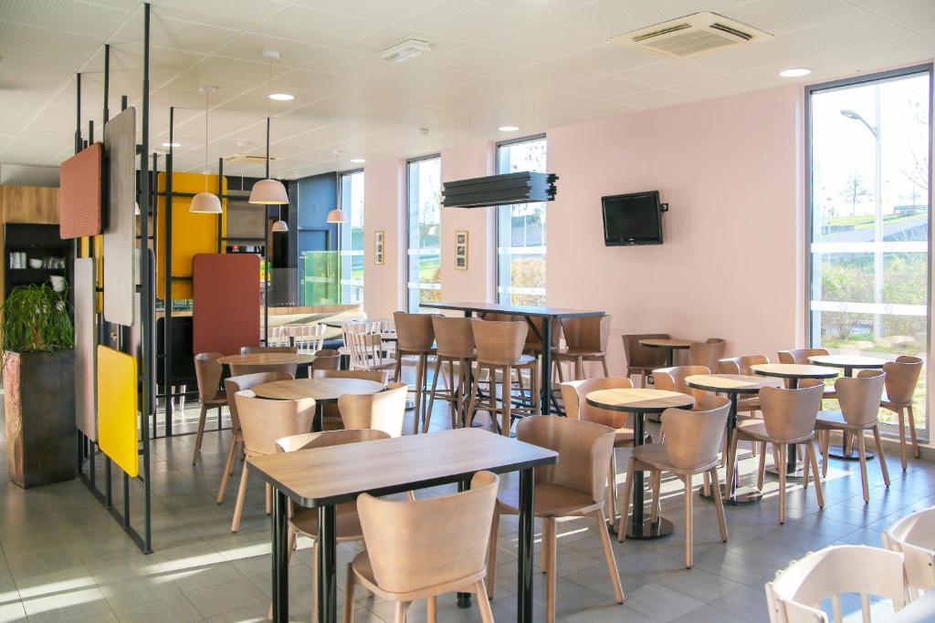 Restaurace v ubytování B&B HOTEL Reims Bezannes