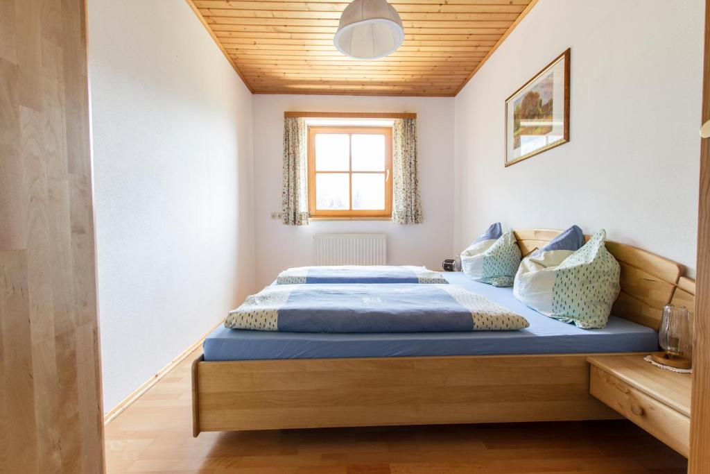 Posteľ alebo postele v izbe v ubytovaní Landhaus Katharina