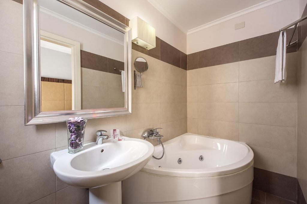 939 Hotel - Resim 37