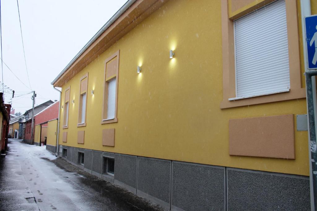 Budova, kde se hotel nachází