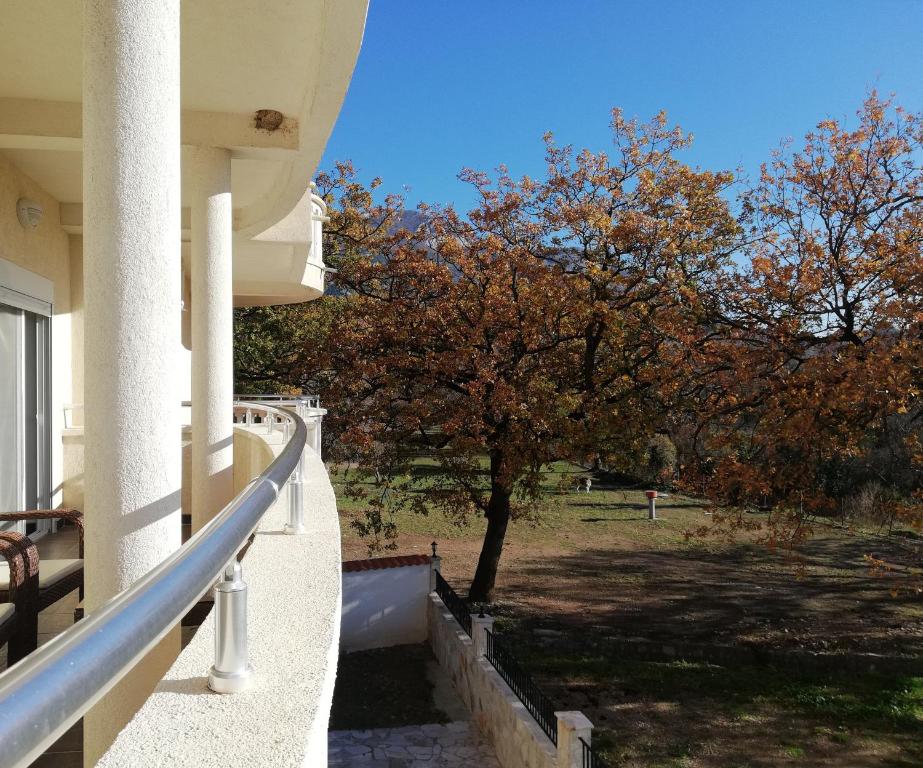 Balkón nebo terasa v ubytování Apart Hotel Forte Roses Montenegro KO Buljarica