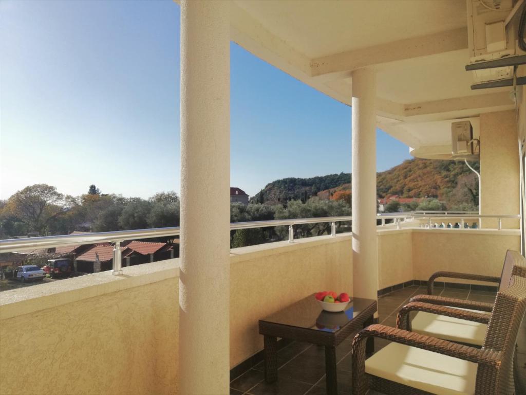 Nespecifikovaný výhled na hory nebo výhled na hory při pohledu z aparthotelu