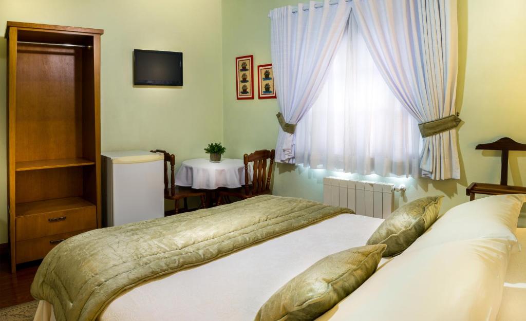 Pousada Mikolay - Hospedagem Econômica  Pousada Mikolay - Hospedagem Econômica