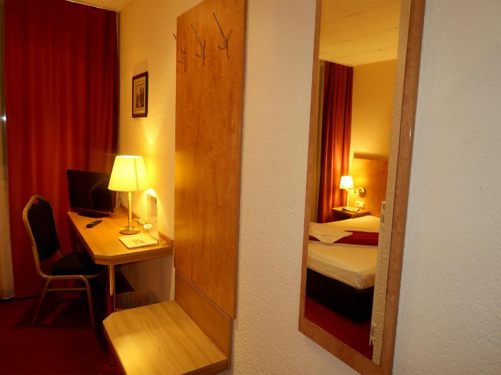 
Deluxe Single Room
