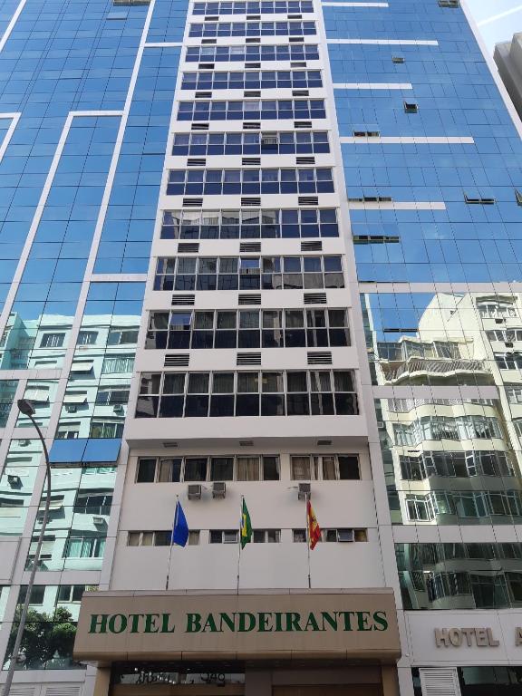 El edificio en el que está el hotel