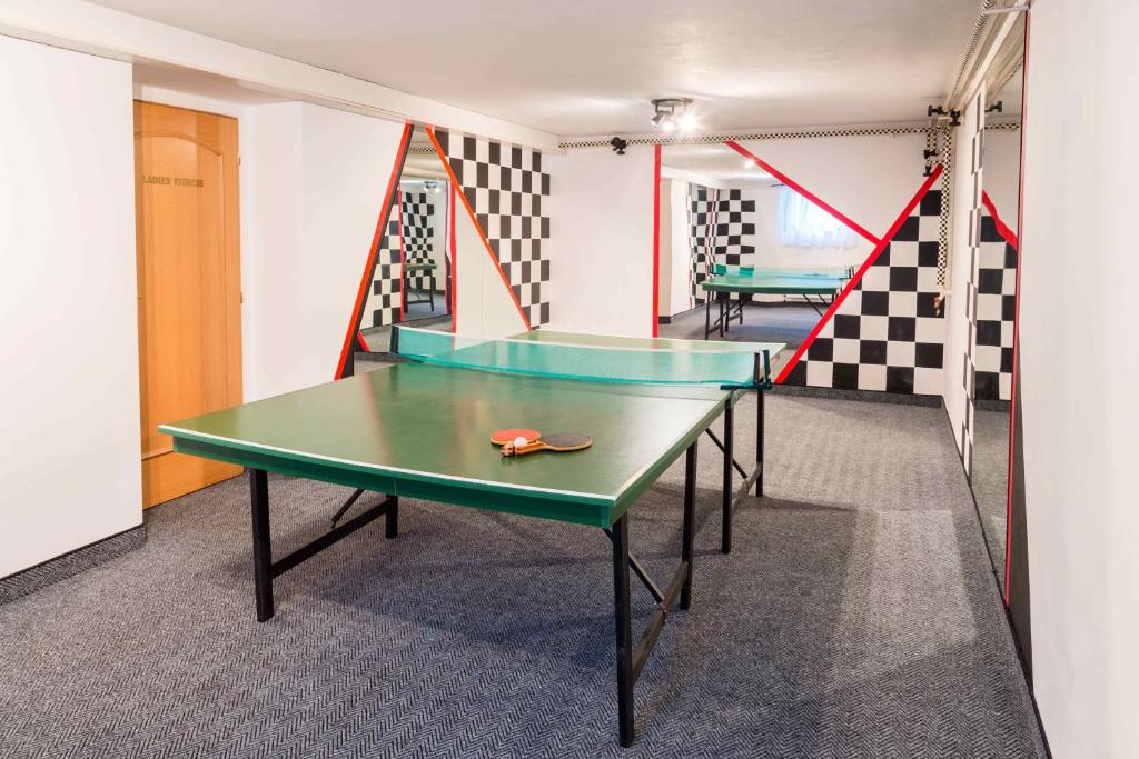 Stolní tenis v ubytování Villa Karolina nebo okolí