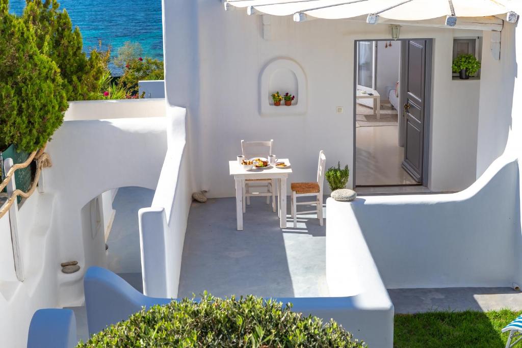 Posedenie v ubytovaní Karystos Villas
