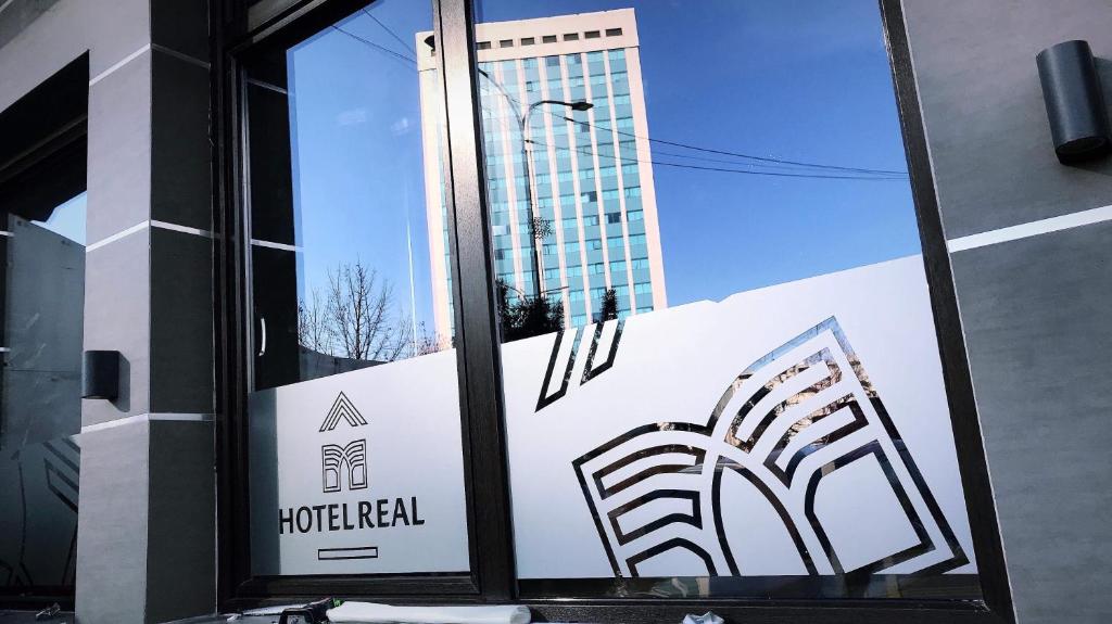 Fotografie z fotogalerie ubytování Hotel Real v destinaci Pristina