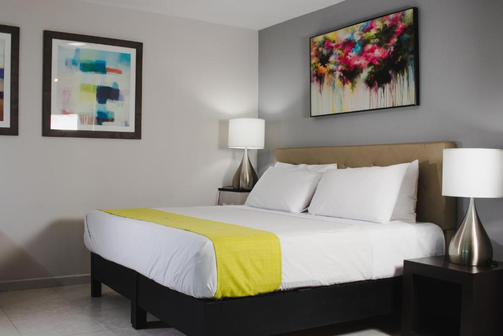 Katil atau katil-katil dalam bilik di HOTEL CAREYES