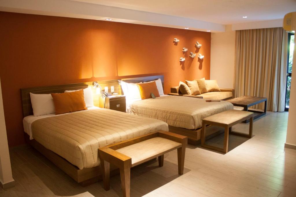 Hotel Puerta Del Sol Guadalajara - Grote Tweepersoonskamer