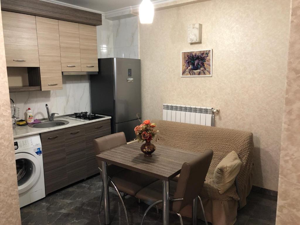 Kuchyň nebo kuchyňský kout v ubytování ApartHotel Heart of Tbilisi