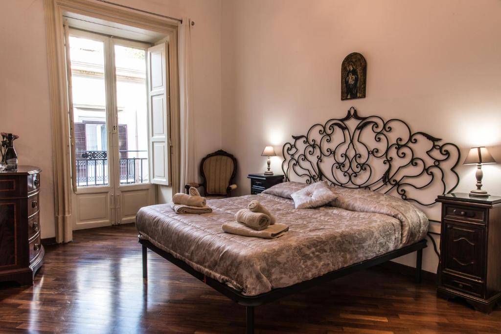 Appartamento Palazzo Pace al Cassaro - Double Room With Private External Bathroom