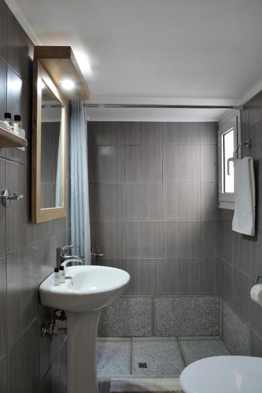 Urban Studios Manos - Resim 12