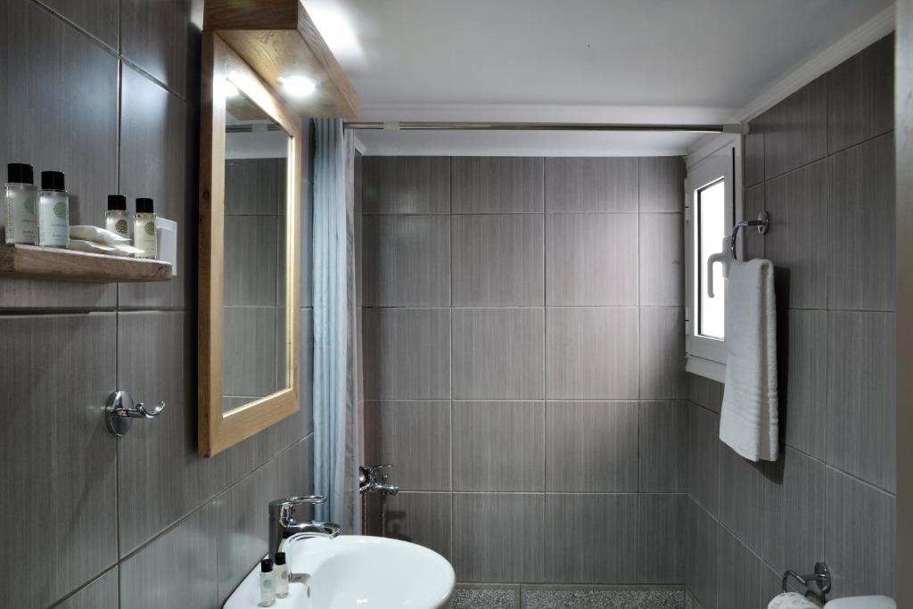 Urban Studios Manos - Resim 11